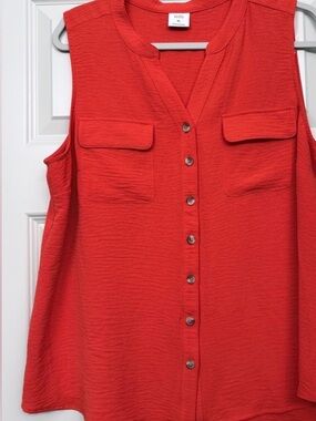 Croft & Barrow Sleeveless Button Down Top